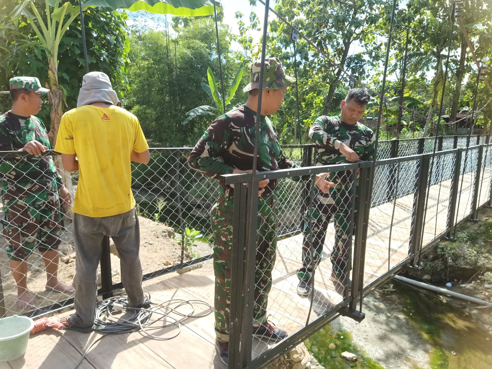Pembangunan Jembatan Gantung Garuda Bayat, Masuki Tahap Pemasangan Pengaman