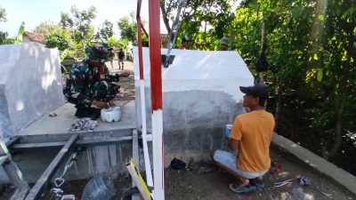 Babinsa Karangpakel: Semangat Gotong Royong Percepat Penyelesaian Jembatan Gantung Garuda