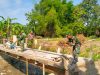 Koramil 20/Cawas Bersama Warga Bangun Pembatas Jalan Jembatan Garuda Di Desa Burikan