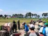 Gotong Royong TNI-Rakyat Warnai Pengecoran Jalan TMMD Di Desa Solodiran