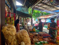 Babinsa Koramil 07/Wedi Monitoring Pasar Mundu, Pastikan Stabilitas Harga Dan Ketersediaan Sembako