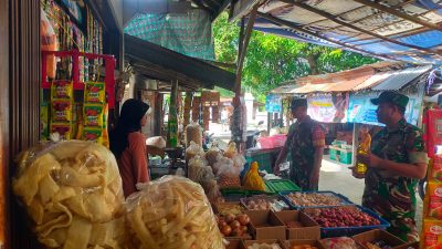 Babinsa Koramil 07/Wedi Monitoring Pasar Mundu, Pastikan Stabilitas Harga Dan Ketersediaan Sembako