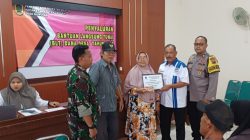 Babinsa Desa Gumulan Amankan Penyaluran BLT Dana Desa Tahap V Tahun 2026