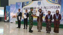 TNI Hadir Dukung Pendidikan, Danramil 19/Trucuk Ikuti Pelepasan Siswa MTs Muhammadiyah Trucuk TNI Hadir Dukung Pendidikan, Danramil 19/Trucuk Ikuti Pelepasan Siswa MTs Muhammadiyah Trucuk