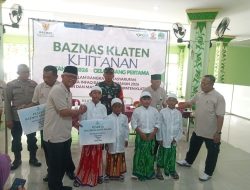 Danramil 01/Kota Hadiri Pentasyarufan Dana Infaq Ramadhan Melalui Khitanan Massal BAZNAS