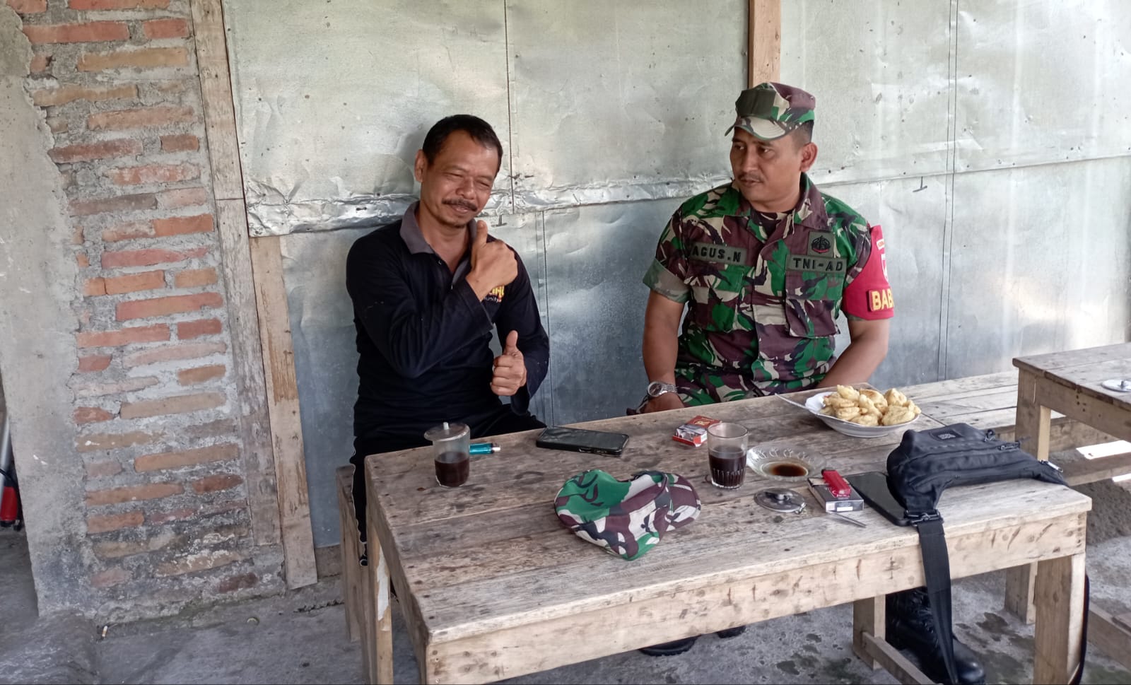 Jalin Kedekatan Dengan Masyarakat, Babinsa Desa Ngaren Serap Aspirasi Warga