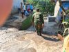 Babinsa Koramil 12/Manisrenggo Bersama Warga Gotong Royong Betonisasi Jalan Menuju Jembatan Gantung Garuda