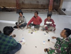 Babinsa Gemampir Lakukan Patroli Malam Dan Komsos, Ajak Warga Perkuat Keamanan Lingkungan