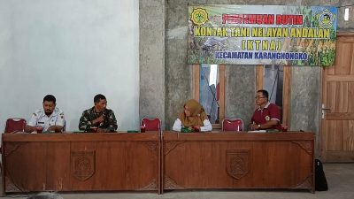 Danramil Karangnongko Hadiri Pertemuan KTNA, Perkuat Sinergi Dukung Ketahanan Pangan Danramil Karangnongko Hadiri Pertemuan KTNA, Perkuat Sinergi Dukung Ketahanan Pangan