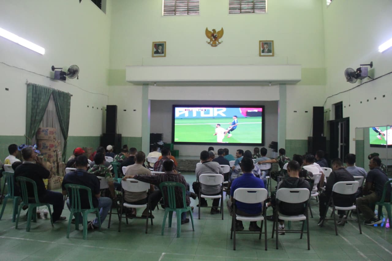 Perkuat Kemanunggalan TNI Dan Rakyat, Kodim 0723/Klaten Gelar Nobar Piala Dunia 2026
