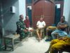 Kehadiran Babinsa Di Tengah Warga Perkuat Keamanan dan Kebersamaan di Desa Mlese