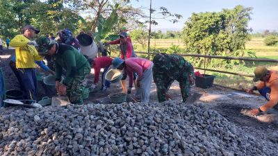 KBMKB XXXIV Kodim 0723/Klaten Percepat Betonisasi Jalan Usaha Tani Dan Pembangunan RTLH Di Desa Malangjiwan KBMKB XXXIV Kodim 0723/Klaten Percepat Betonisasi Jalan Usaha Tani Dan Pembangunan RTLH Di Desa Malangjiwan