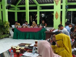 Babinsa Kemudo Hadiri Musdes Pertanggungjawaban BUMDes Kemudo Tahun Buku 2025