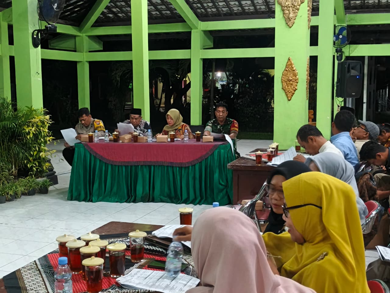Babinsa Kemudo Hadiri Musdes Pertanggungjawaban BUMDes Kemudo Tahun Buku 2025