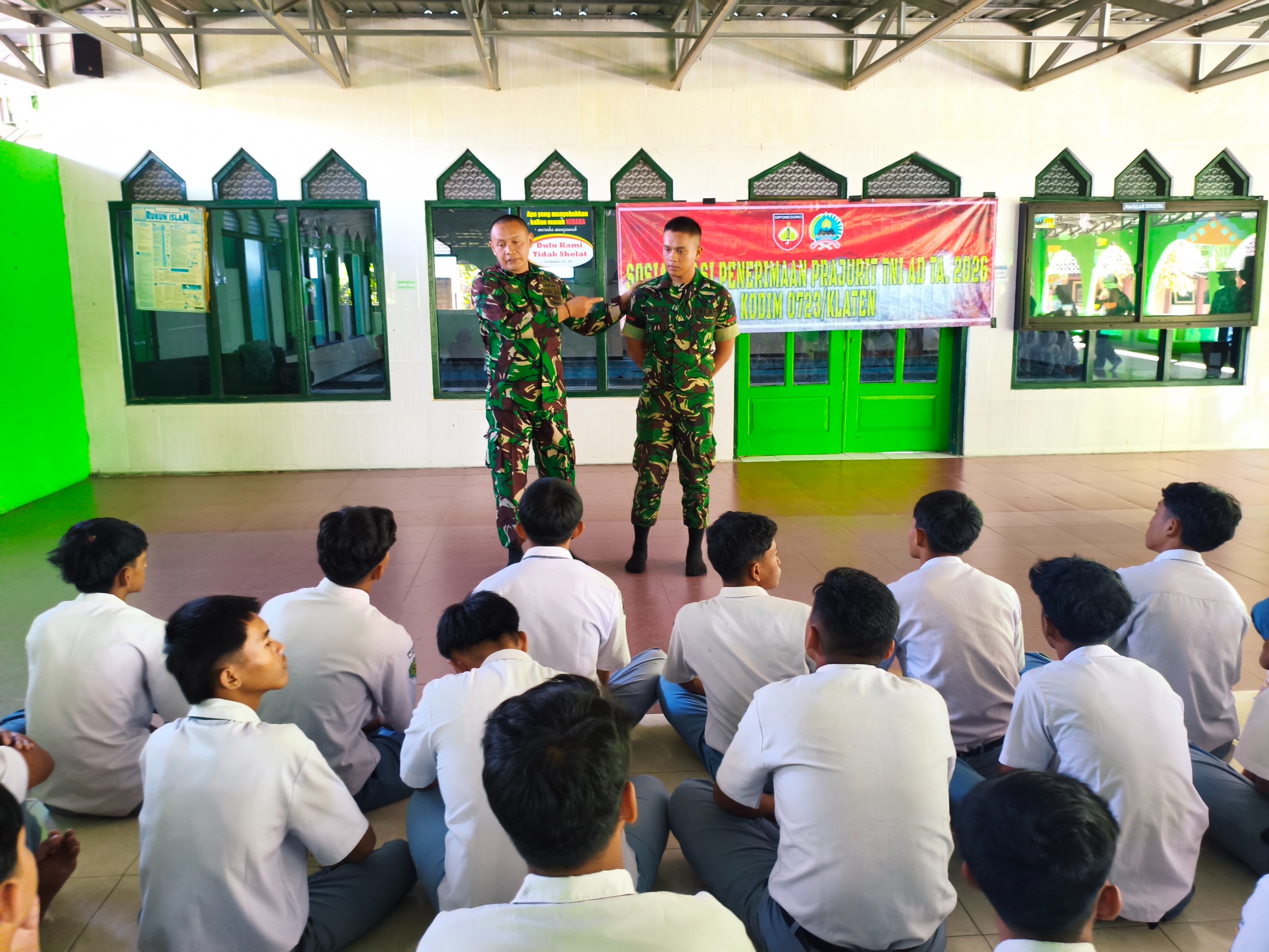 Kodim 0723/Klaten Sosialisasikan Penerimaan Calon Bintara PK Dan Calon Tamtama PK Gel III Tahun 2026 di SMK Negeri 1 Trucuk