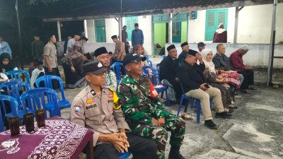 Nguri-Uri Budaya Jawa, Babinsa Dan Bhabinkamtibmas Amankan Pagelaran Wayang Kulit Di Wonosari