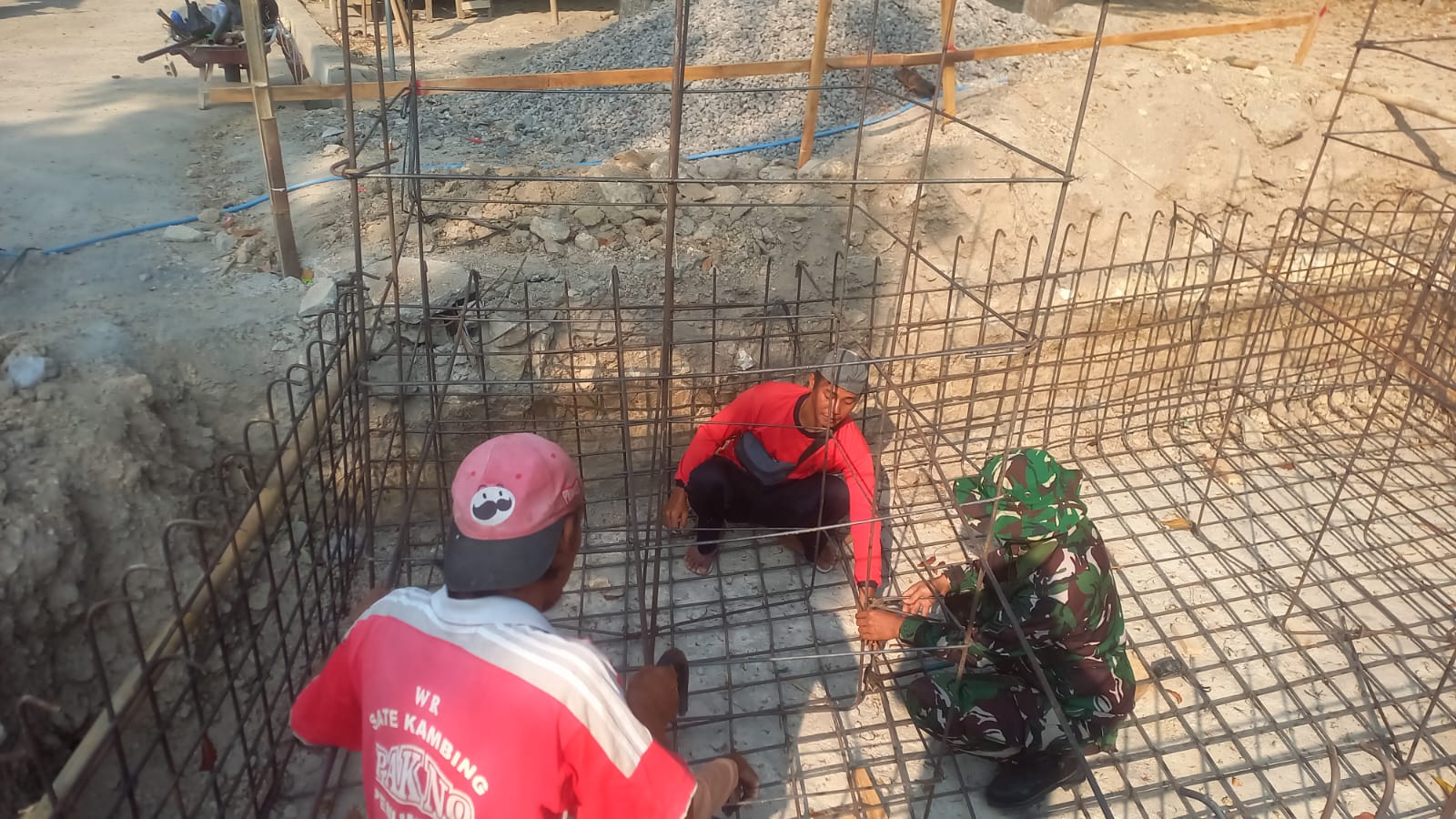 Jembatan Garuda Tahap VI di Kalikotes Masuki Pengerjaan Balok Gandul Dan Pilon, TNI Bersama Warga Perkuat Akses Antarwilayah