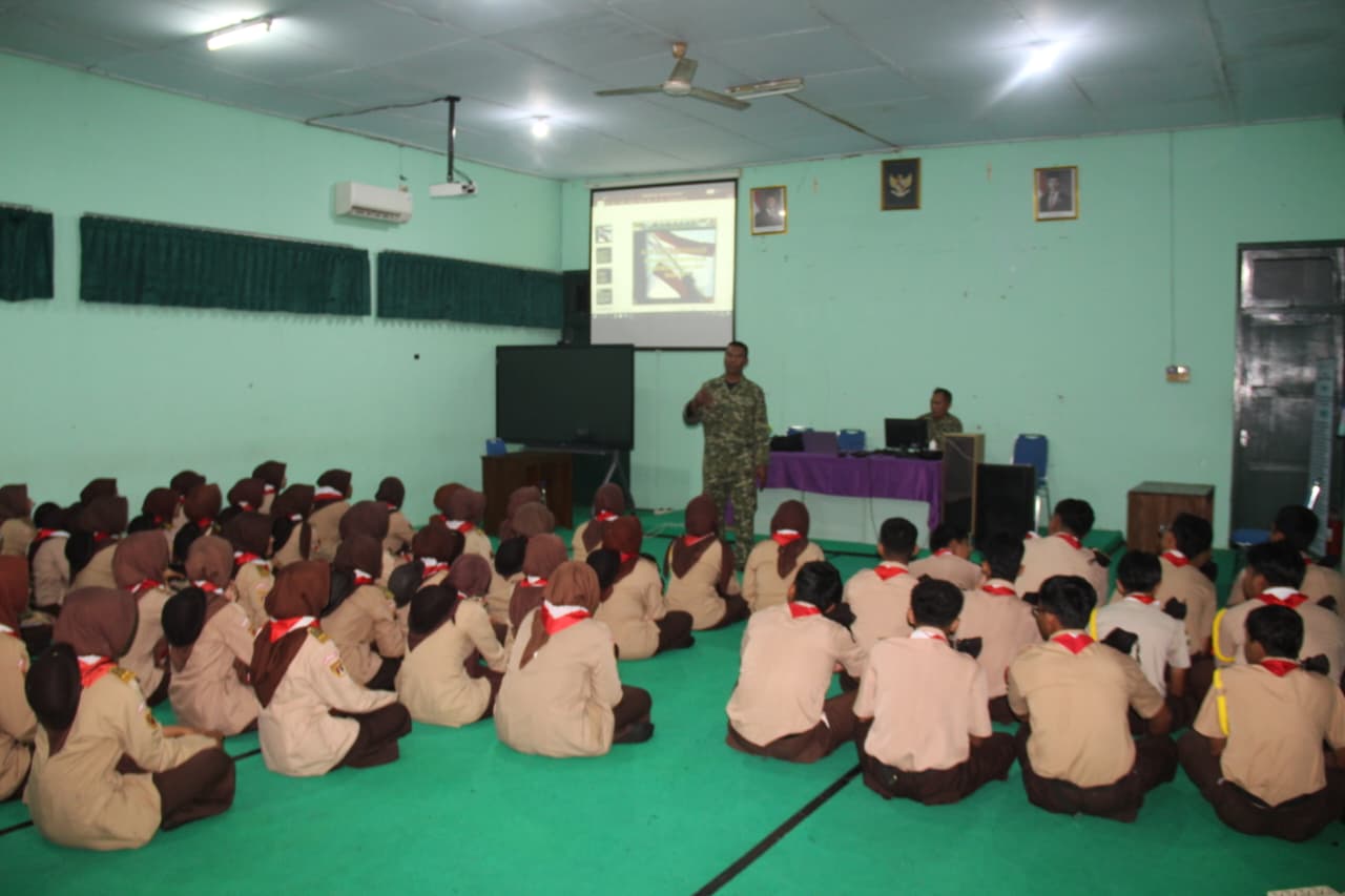 Kodim 0723/Klaten Tanamkan Wawasan Kebangsaan Dan Karakter Disiplin Kepada 60 Kadet KKRI