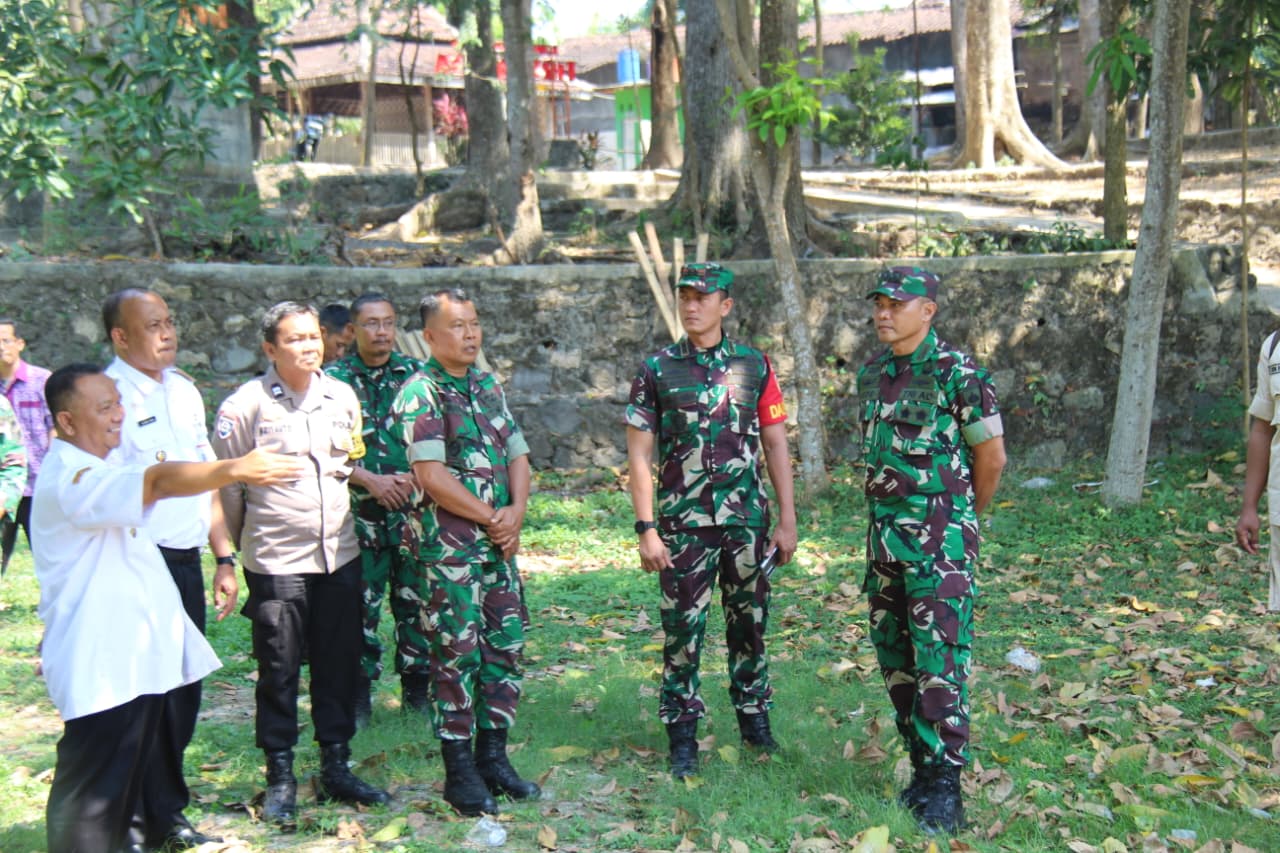 Dandim 0723/Klaten Dampingi Aster Kasdam IV/Diponegoro Survei Rencana Pembangunan Jembatan Garuda Perintis Di Klaten