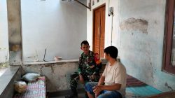 Patroli Wilayah Binaan, Babinsa Wadunggetas Ajak Pemuda Wujudkan Lingkungan Kondusif