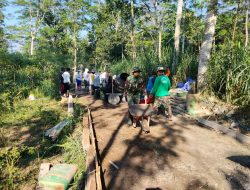 Gotong Royong TNI Dan Warga Warnai Pengerjaan Betonisasi Jalan TMMD Tahap III Di Desa Sedayu Klaten