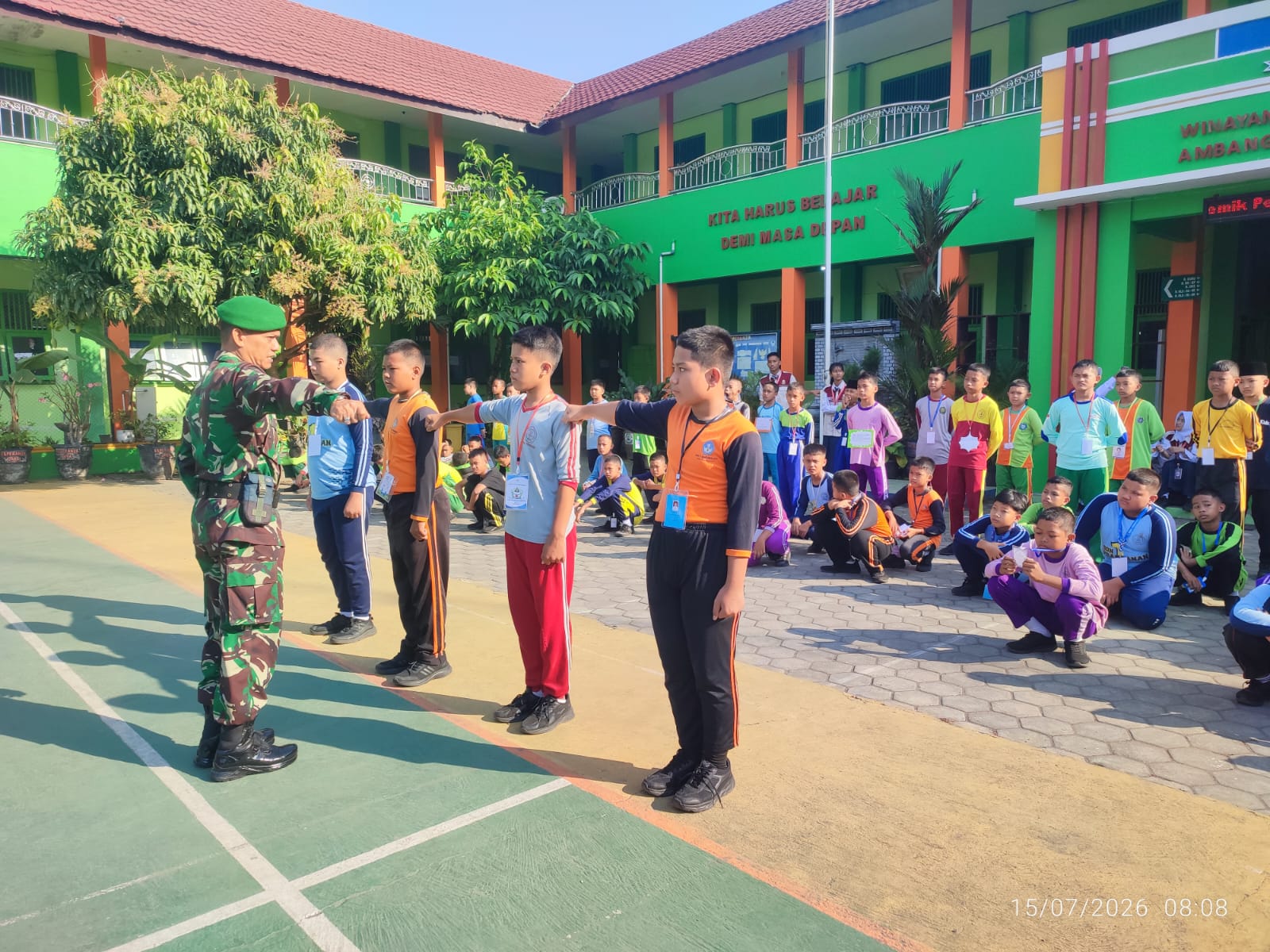 Bangun Generasi Berkarakter, Koramil 09/Prambanan Berikan Pembekalan Wasbang Siswa Baru