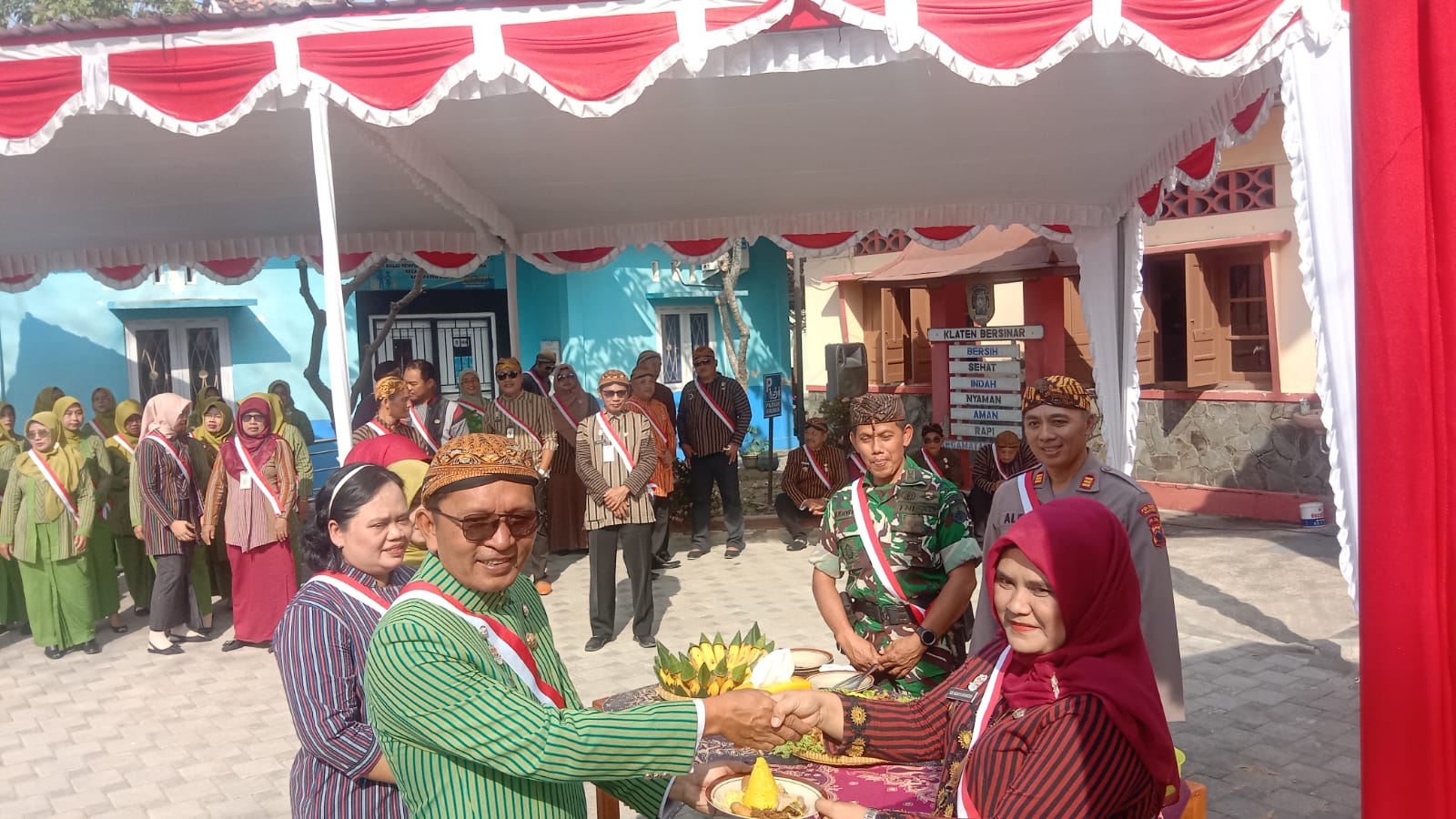 Danramil Jajaran Kodim Klaten Hadiri Upacara Peringatan Hari Jadi ke-222 Kabupaten Klaten Tingkat Kecamatan