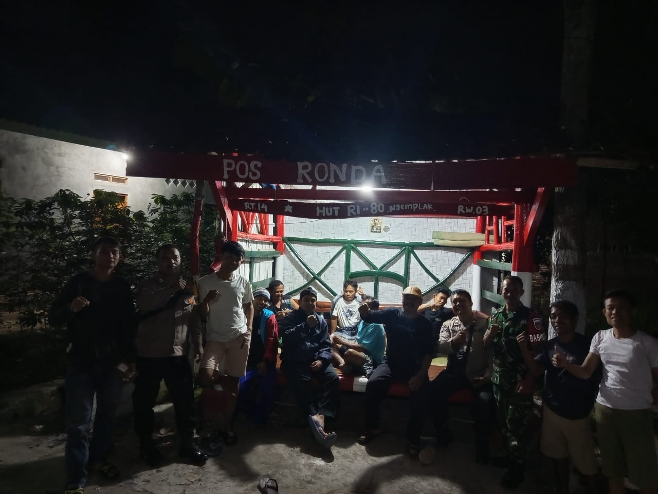 Babinsa Koramil 07/Wedi Bersama Bhabinkamtibmas Patroli Malam, Perkuat Sinergi Menjaga Kamtibmas Desa Birit