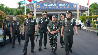 Pangdam IV/Diponegoro Dampingi Kasad Bekali Taruna Akmil, Siapkan Pemimpin TNI AD Menuju Indonesia Emas 2045
