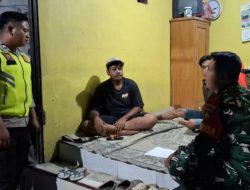 Babinsa Dan Bhabinkamtibmas Perkuat Sinergi Keamanan Melalui Patroli Sambang Pos Kamling