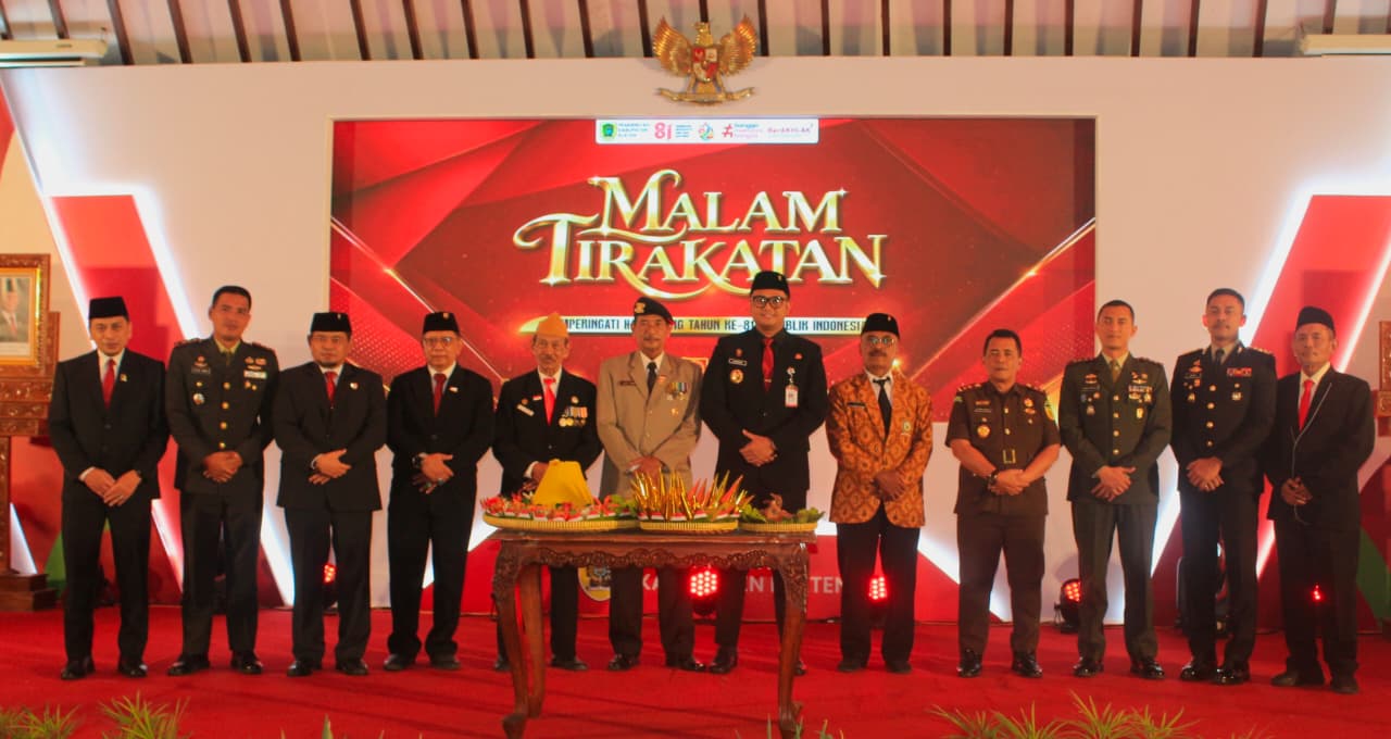 Dandim 0723/Klaten Hadiri Malam Tirakatan dan Apel Kehormatan Renungan Suci HUT Ke-81 Kemerdekaan RI