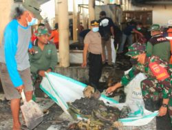 Kodim 0723/Klaten Bersama Polri, Relawan Dan Instansi Terkait Gotong Royong Bersihkan Pasar Sidoharjo Bayat Pasca Kebakaran