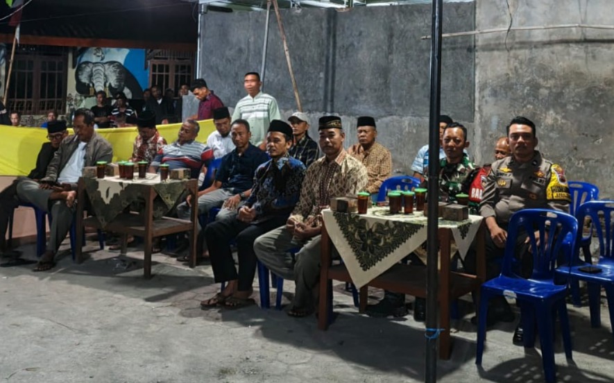 Babinsa Dan Bhabinkamtibmas Patroli Wilayah Amankan Tasyakuran HUT Ke-81 Kemerdekaan RI Di Troso Klaten
