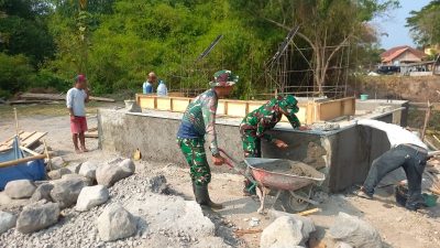 Pembangunan Jembatan Gantung Garuda Perintis Kalikotes Terus Berlanjut, Box Angkur dan Pilon Diplester