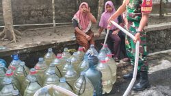 Terdampak Kekeringan Di Desa Tlogowatu Kemalang, Kodim 0723/Klaten Salurkan Bantuan Air Bersih