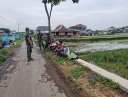 Babinsa Koramil 03/Delanggu Perkuat Komunikasi Dengan Petani, Dorong Tanam Serempak