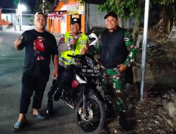 Babinsa Koramil 15/Polanharjo Dan Bhabinkamtibmas Patroli Poskamling Desa Karanglo
