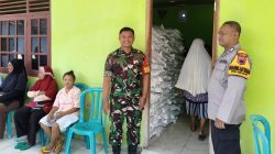 Babinsa Koramil 07/Wedi Monitoring Penyaluran Bantuan Beras Di Desa Melikan