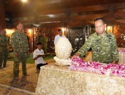 Pangdam IV/Diponegoro Dampingi Panglima TNI Ziarah ke Makam Jenderal Besar TNI (Purn) Soeharto