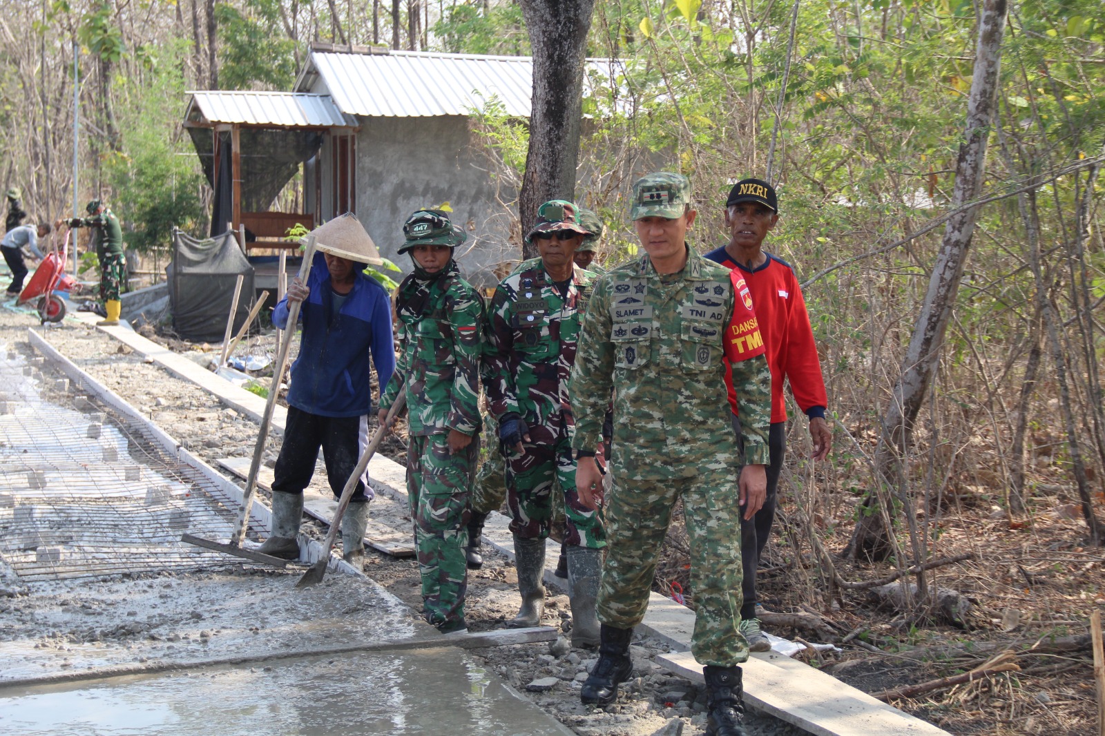 Dandim 0723/Klaten Tinjau Betonisasi TMMD ke-130, TNI dan Warga Gotong Royong Bangun Desa