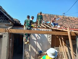TNI dan Masyarakat Bergotong Royong Dalam Program RTLH di Trucuk