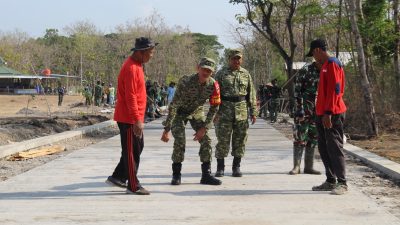 Betonisasi Jalan Desa Trucuk Jadi Perhatian Dansatgas TMMD ke-130 Kodim 0723/Klaten