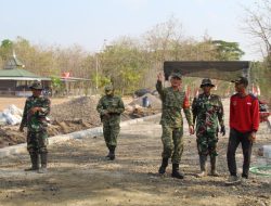 Dandim Klaten Tinjau Pembangunan Jalan Beton TMMD di Trucuk