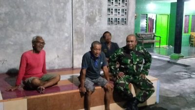Babinsa Jonggrangan Perkuat Komsos Dan Patroli Wilayah Jaga Keamanan Desa
