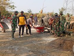 Satgas TMMD dan Warga Bersama Menuntaskan Tahapan Pengecoran Jalan di Trucuk