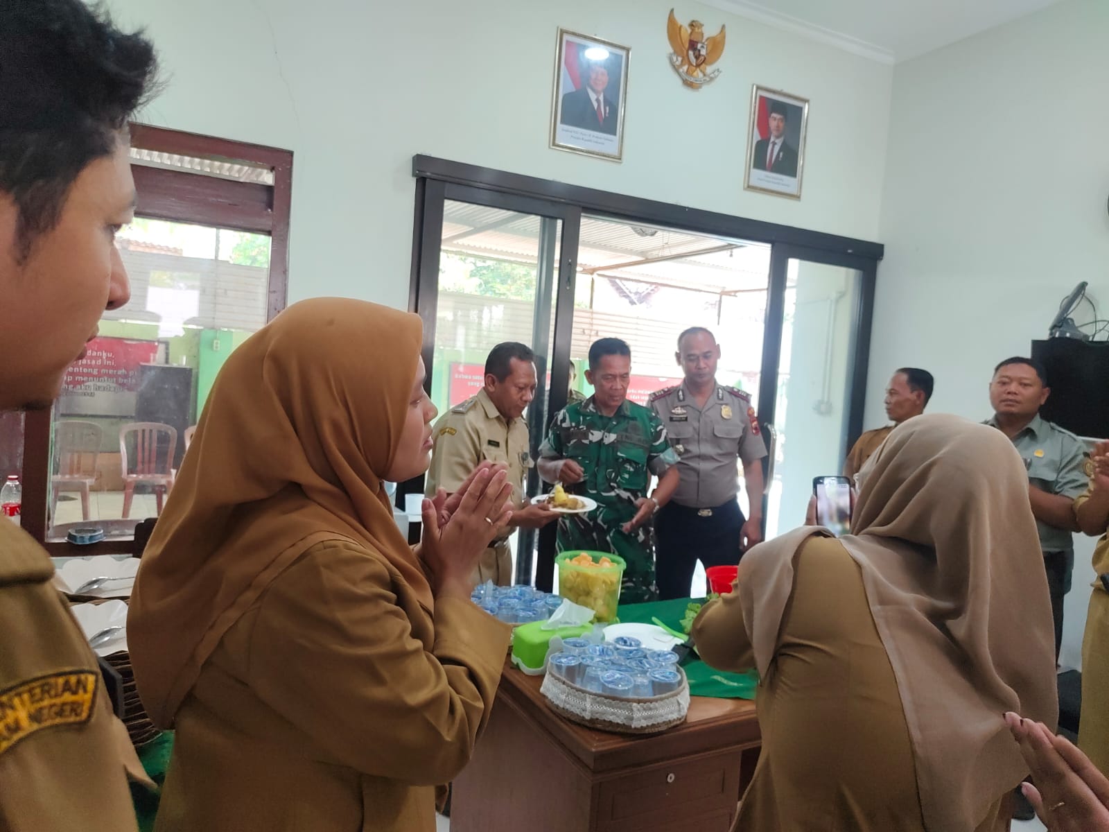Forkopimcam Beri Ucapan HUT Ke-81 TNI Ke Koramil Jajaran Kodim 0723/Klaten