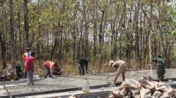 Kebersamaan Satgas dan Warga Jadi Cerita di Balik Jalan Beton Trucuk