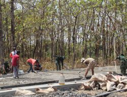 Kebersamaan Satgas dan Warga Jadi Cerita di Balik Jalan Beton Trucuk