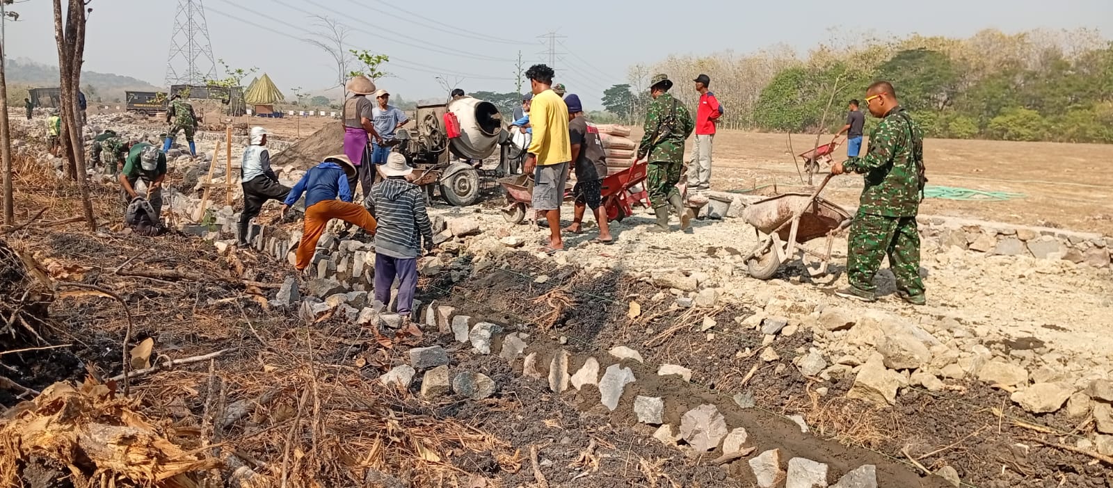 Progres Pembangunan Talud Jalan TMMD Terus Menjadi Perhatian di Trucuk