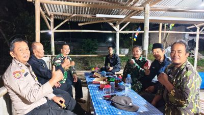 Babinsa Kalikotes Bersama TNI-Polri dan Pemdes Patroli Wilayah, Jaga Keamanan Lingkungan
